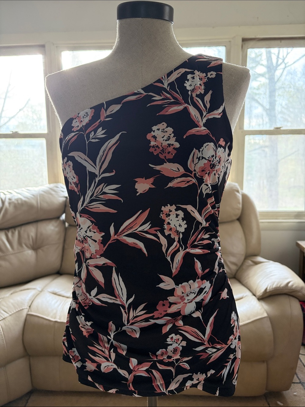 One-Shoulder Floral Top in Black and Pink